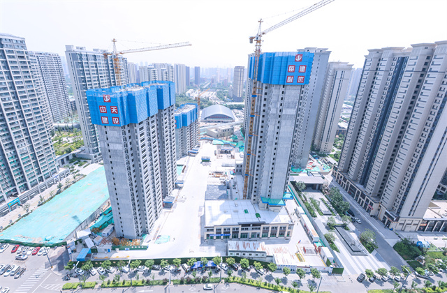 太原市萬柏林區住建領域“安全月”活動暨房屋建筑工程現場觀摩會在創世大發北京集團龍湖天鉅四五六七組團項目召開
